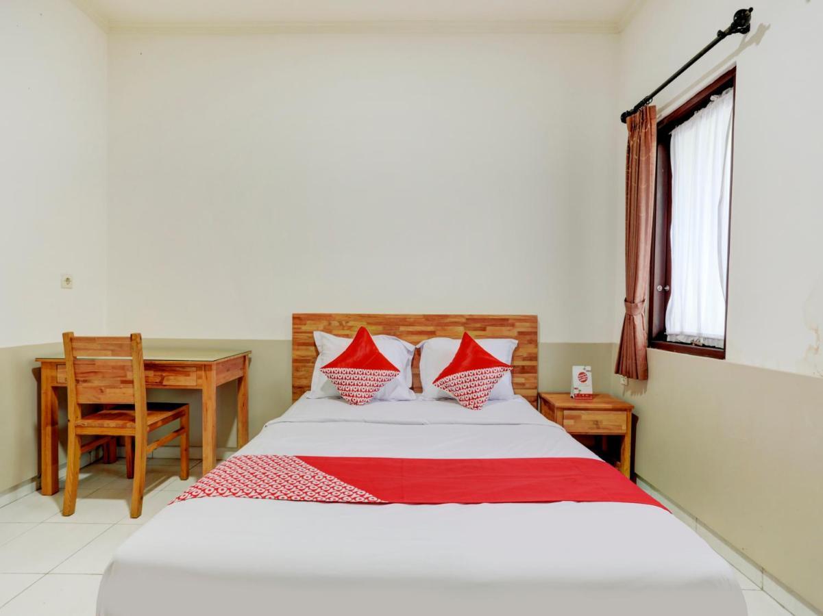 Oyo Flagship 90754 Alamanda Guesthouse Denpasar Dış mekan fotoğraf