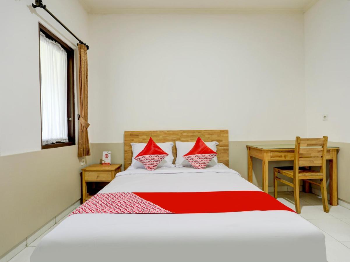 Oyo Flagship 90754 Alamanda Guesthouse Denpasar Dış mekan fotoğraf