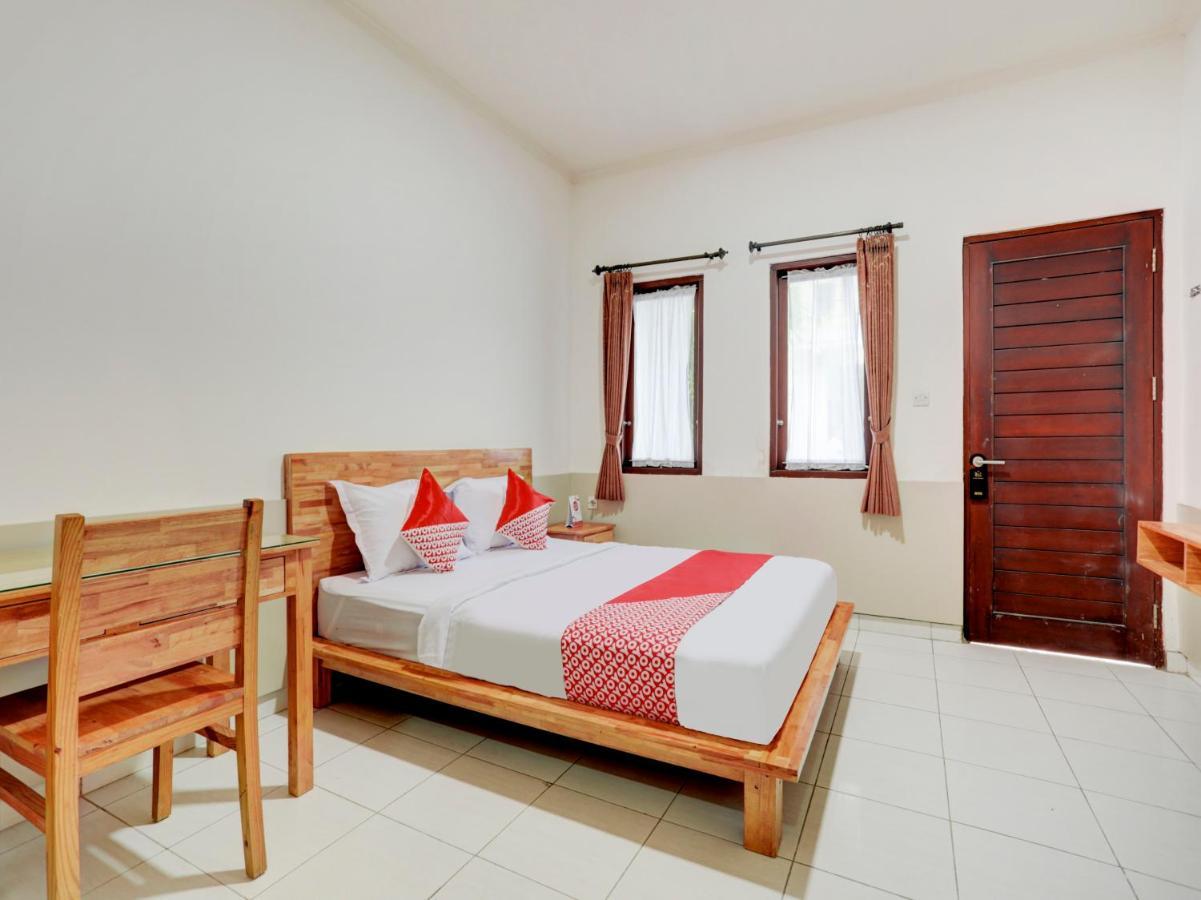 Oyo Flagship 90754 Alamanda Guesthouse Denpasar Dış mekan fotoğraf